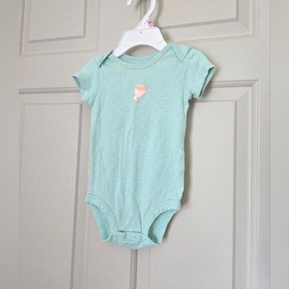 *Free Carters Short Sleeve Onesie Size 6 m - Picture 1 of 4